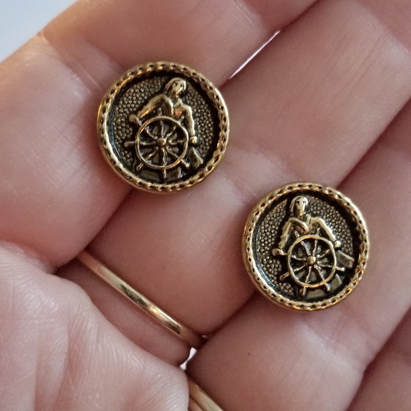 Relisted - Vintage cuff links gold tone sailor ship wheel button cufflinks - Picture 9 of 9